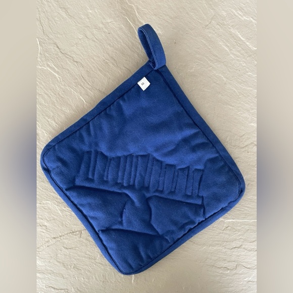 Hannukah Themed Oven Mitt & Pot Holder - Picture 3 of 10